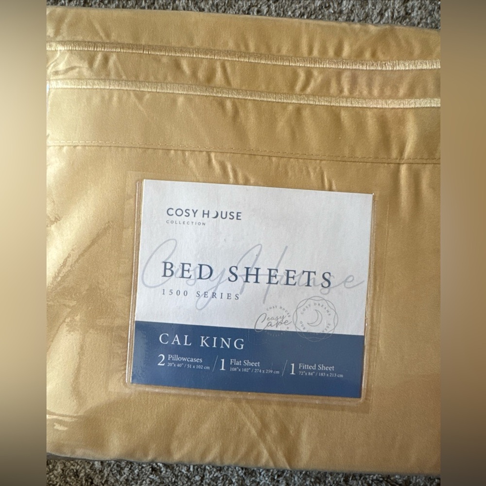 Cosy house bedsheets 1500 series new in packaging. Cal King